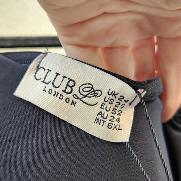 Club L London Plus One Shoulder Twist Detail Maxi Dress - Picture 10 of 10